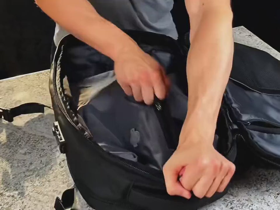 The vacuum bag built inside the 1Bag and its pump