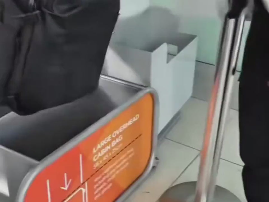 The 1Bag fits the carry-on sizer